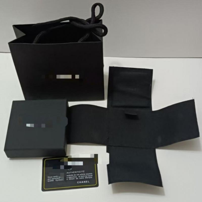 Xiaoxiangfeng Ch New Black Velvet Ring Necklace Pendant Sweater Chain Two-Button Jewelry Packaging Box Wholesale