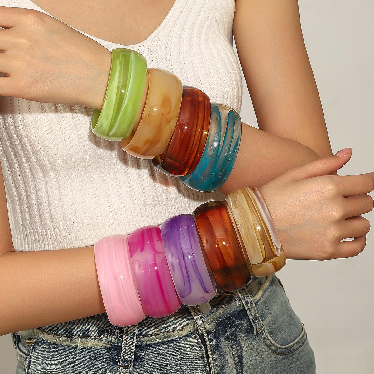 Cross-Border Hot-Selling Acrylic Wide Bracelet with Colorful Gradient Imitation Agate Design, European and American Style Internet Celebrity Bracelet Wholesale
