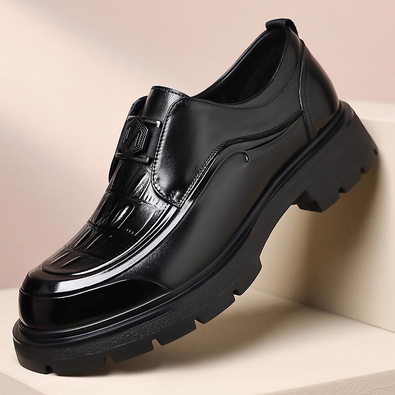 High-end business formal leather shoes for men, made of top-grain cowhide, with a British style, versatile design, thick sole, slip-on style, and suitable for weddings and commuting