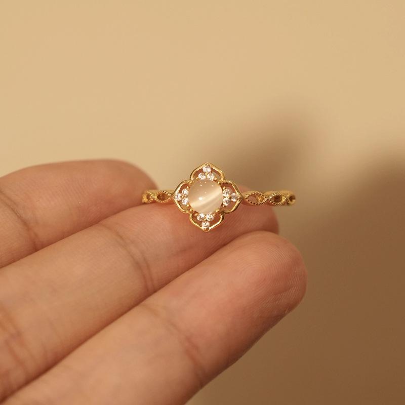 Light Luxury Style Gentle Cat's Eye Stone Open Ring Shines with Exquisite and High-End Sense, Versatile Niche Design Elegant Ring for Women