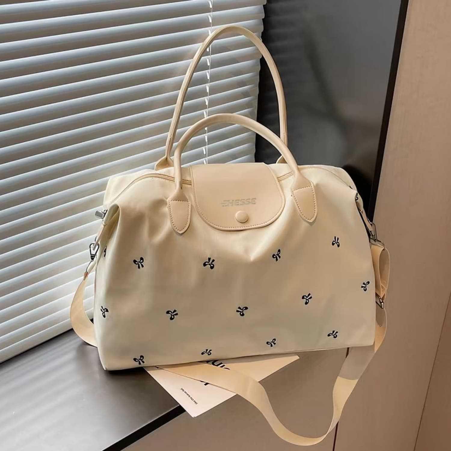 Embroidered Bow Boston Bag, Large Capacity, Suitable for Commuting, Fitness, Short Trips, Portable Crossbody Storage Luggage Bag