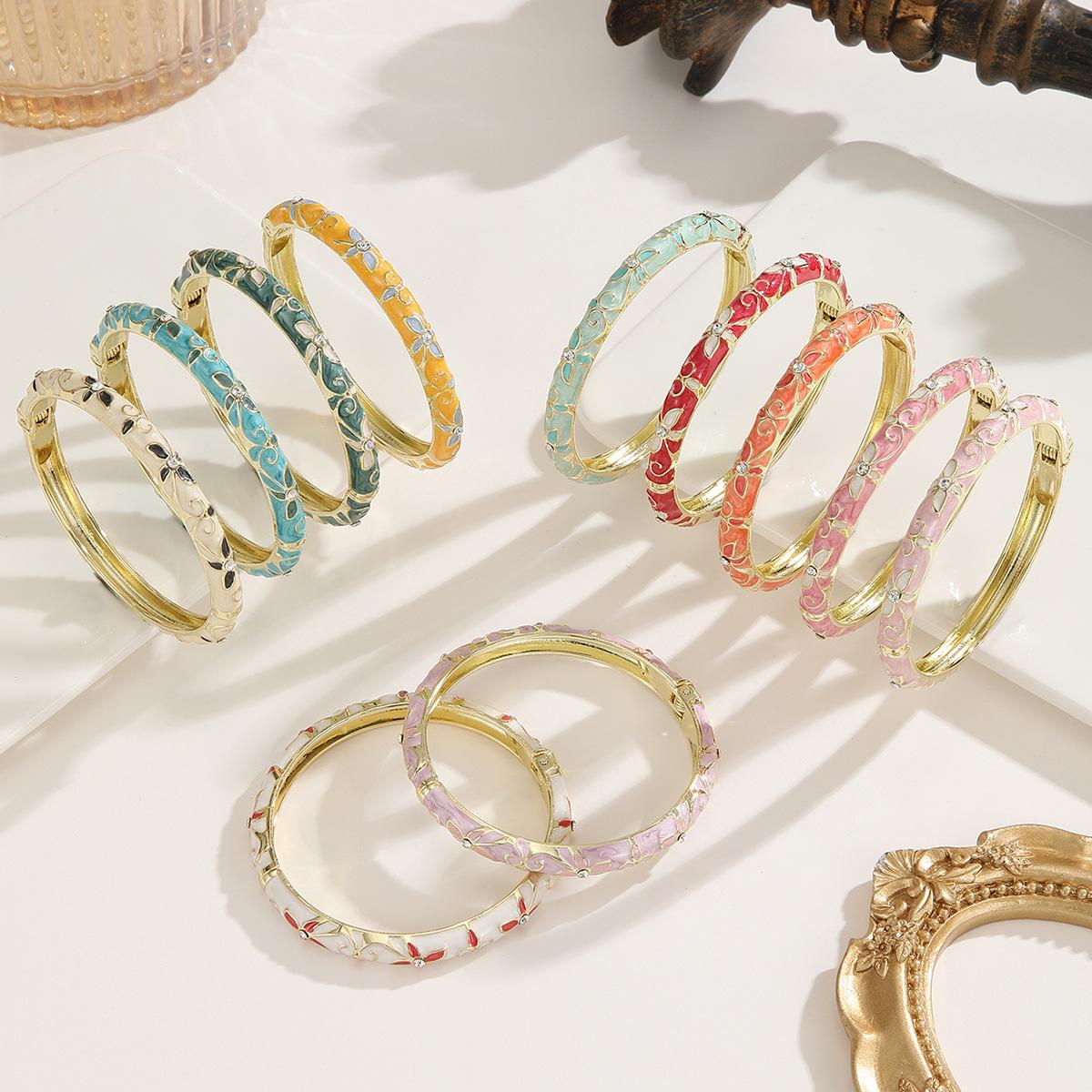 New Cross-Border Four-Leaf Clover Open Bracelet with Enamel and Diamond Inlays, Summer Clear Style, 11 Colors in Stock, Cross-Border Labeling