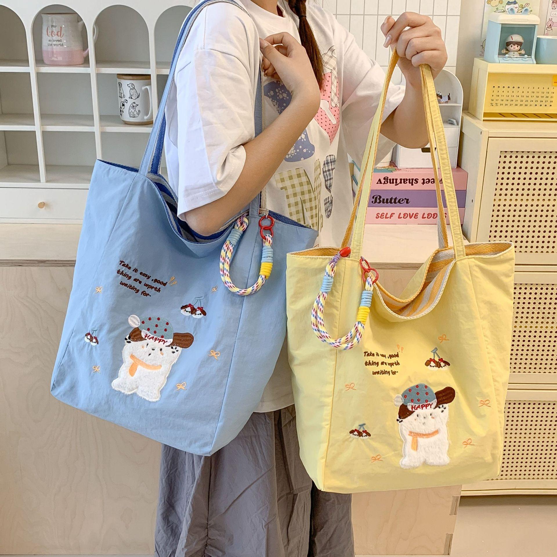 Korean-style casual embroidered nylon handbag for women, versatile, large-capacity, commuter-friendly, high-end, niche shoulder bag