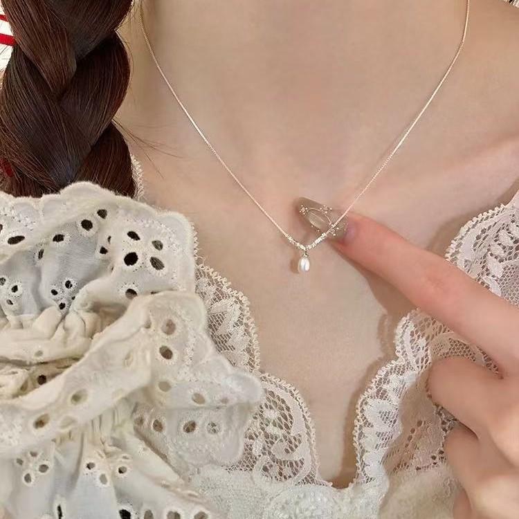S925 Silver-Plated Natural Pearl Broken Silver Necklace 2025 New Hot Style Women's New Accessible Luxury Niche Clavicle Chain Accessories