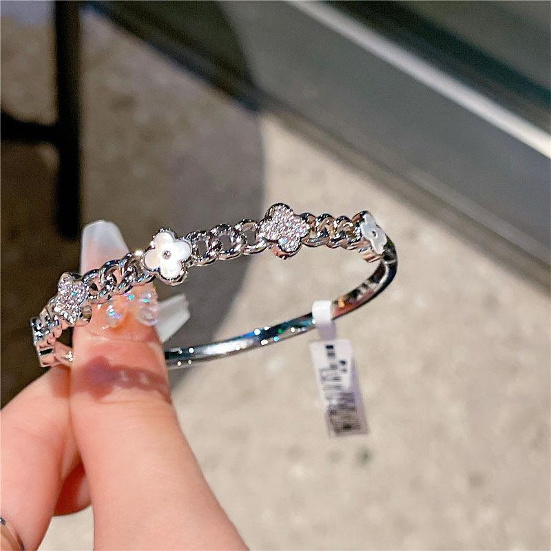 Real Gold Electroplated Lucky Four-petal Flower Zircon Bracelet Light Luxury High-end Sense Internet Celebrity Bracelet Fashion Elegant Accessories Wholesale