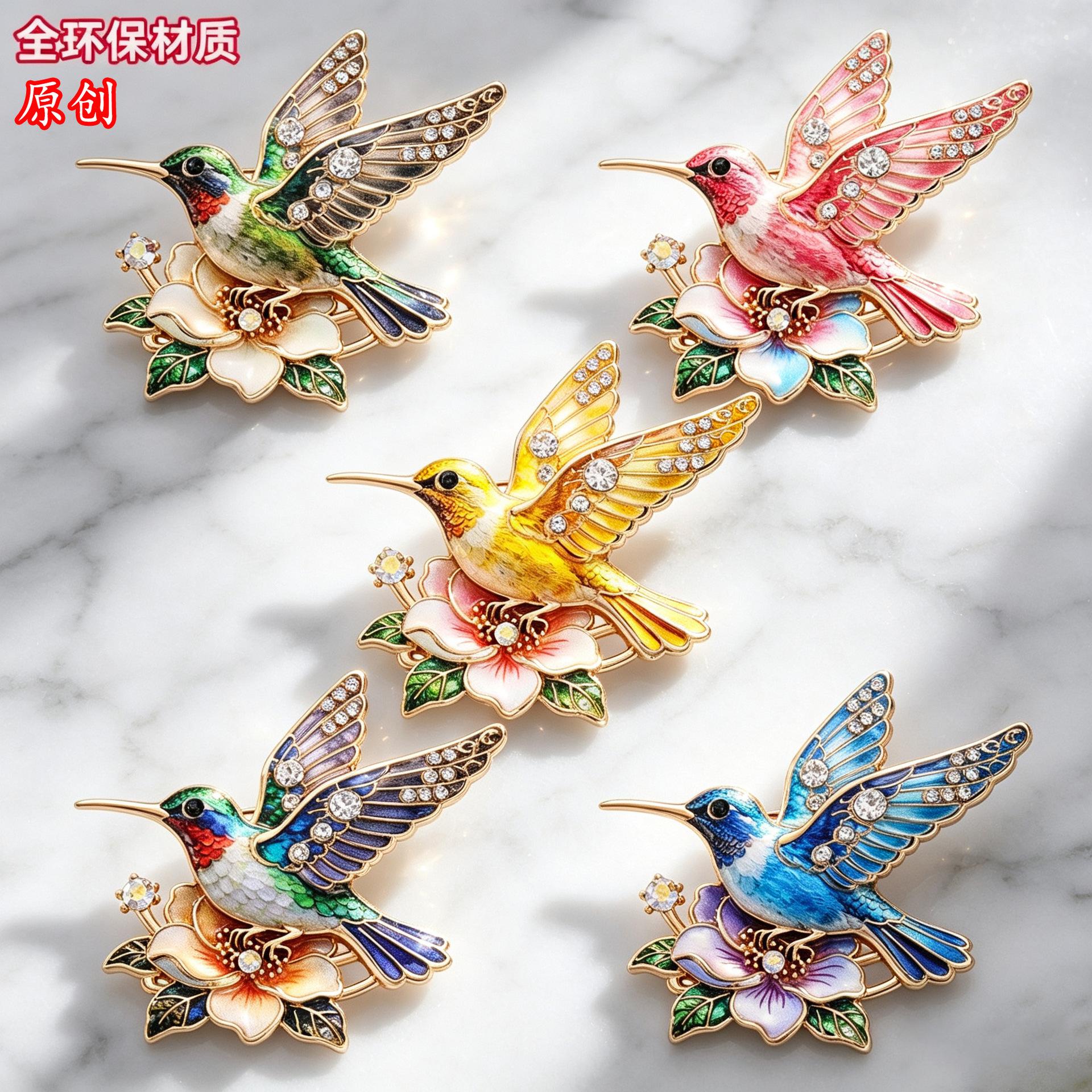 European and American style diamond-studded hummingbird brooch with enamel glaze, floral and bird design, suitable for clothing, dresses, and coats, metal pin