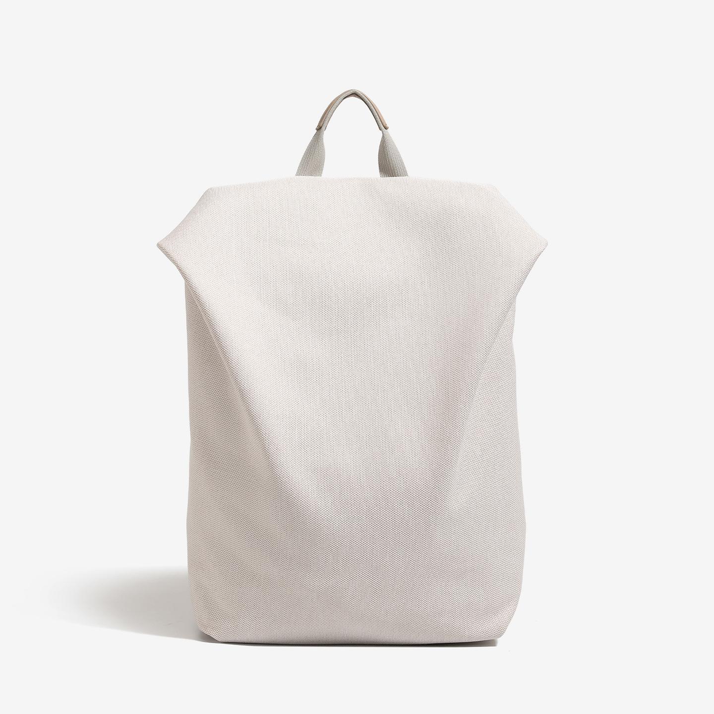 Lightweight, Airy Backpack, Large-Capacity Backpack, Waterproof Leisure Computer Bag for Commuting and Traveling, College Student Class Bag