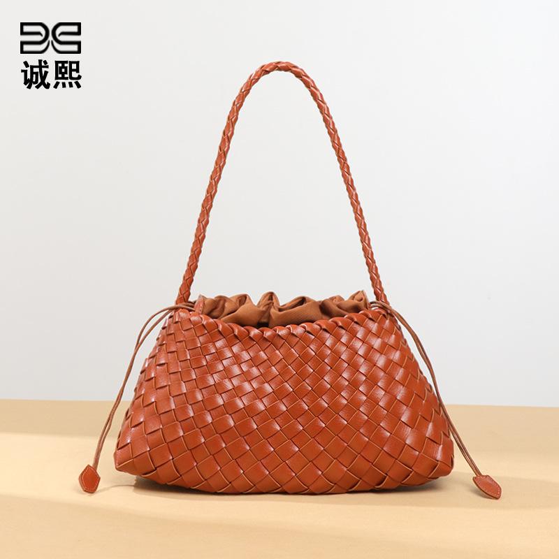 Source Factory Live Explosions Single Shoulder Women's Bag Fashion Woven Bag All-match Underarm Bag Retro Mother and Mother Handbag