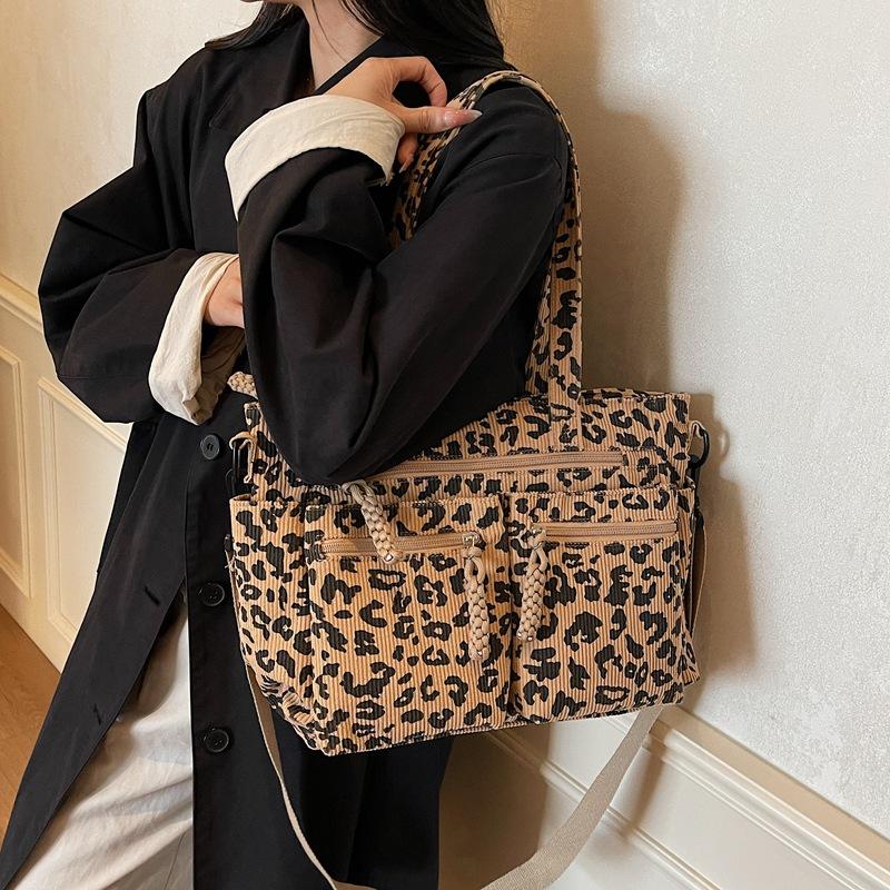 Leopard Print Canvas Bag Women's Large Capacity 2025 New Autumn and Winter Versatile Shoulder Bag Cloth Bag College Student Class Tote Bag