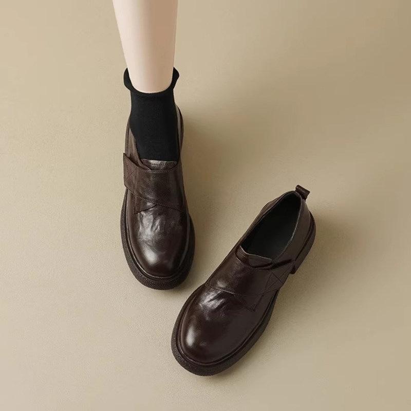 Retro British-style women's leather shoes, 2026 autumn new model, thick-soled round-toe loafers with chunky heels and Velcro fastening