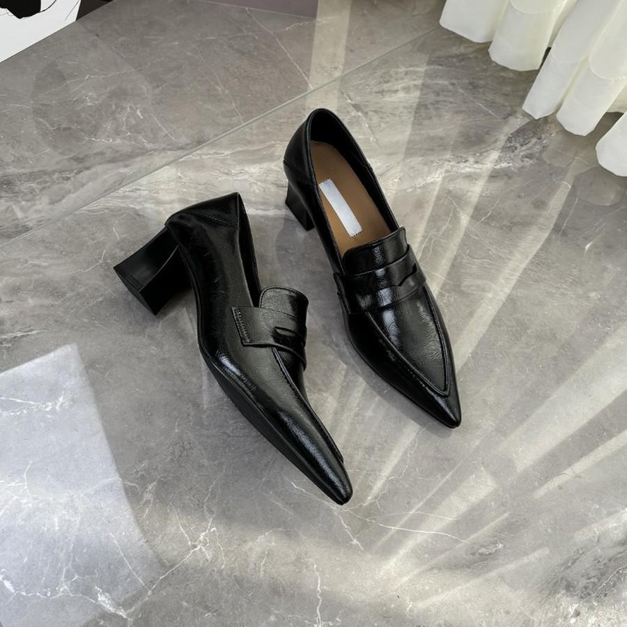 Cowhide Version~Retro Pointed-Toe Chunky-Heeled Leather Shoes for Women, Elegant Slip-On Loafers for Commuting, Versatile French-Style Single Shoes