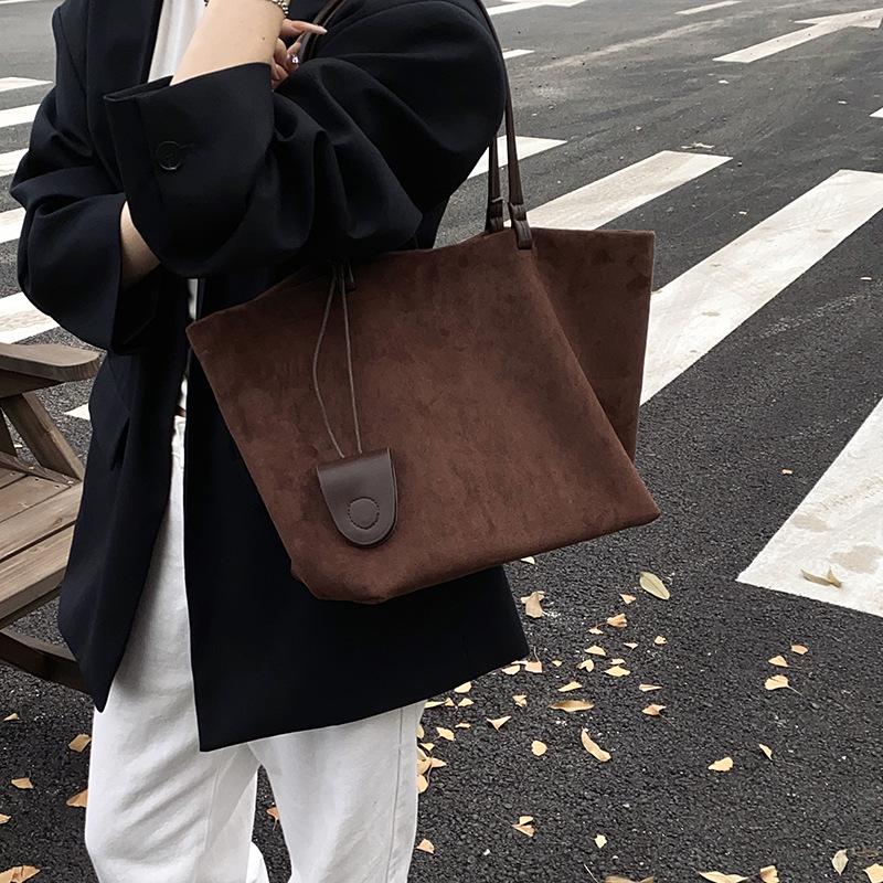 Retro Large-Capacity Frosted Texture Armpit Bag 2025 Autumn and Winter New Commuter Bag Versatile Ins Tote Bag