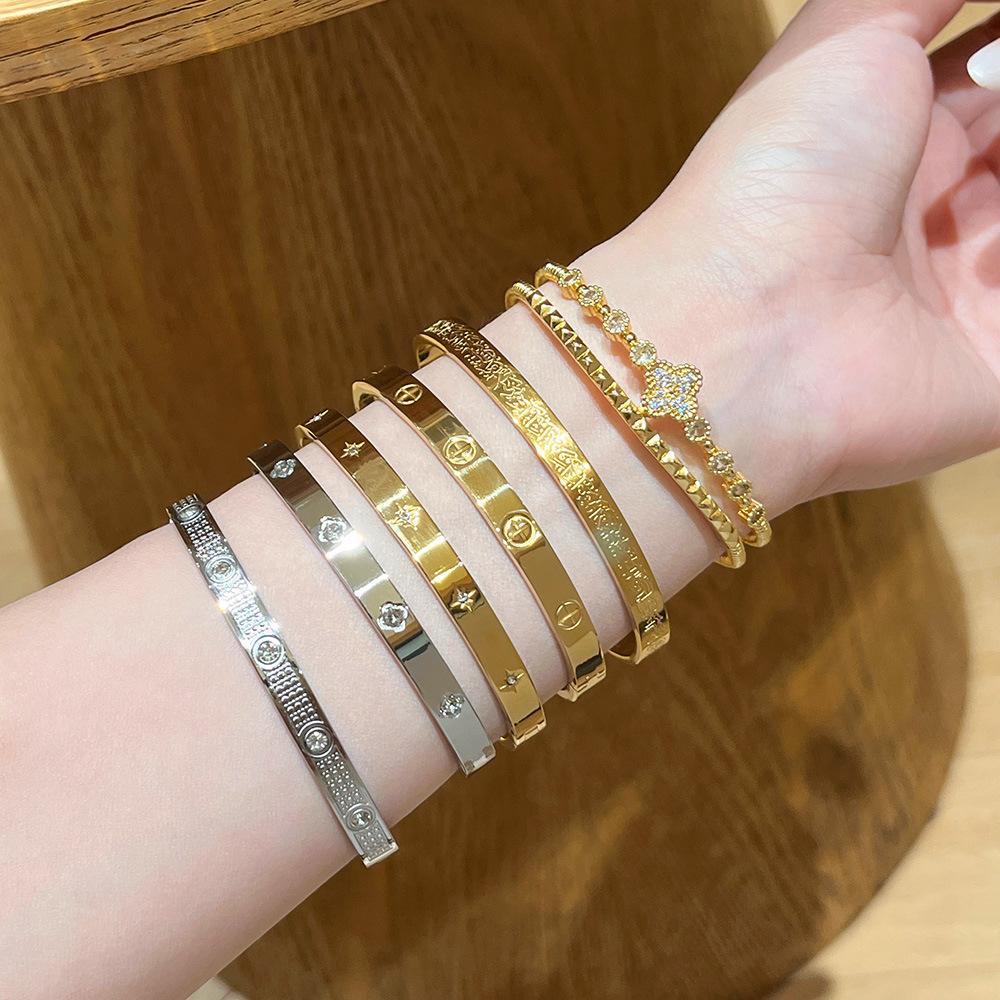 New Product That Does Not Fade, 18K Vacuum Electroplated Titanium Steel Bracelet for Women, Fashionable Full Diamond Clasp Bracelet, Elegant Light Luxury Hand Jewelry