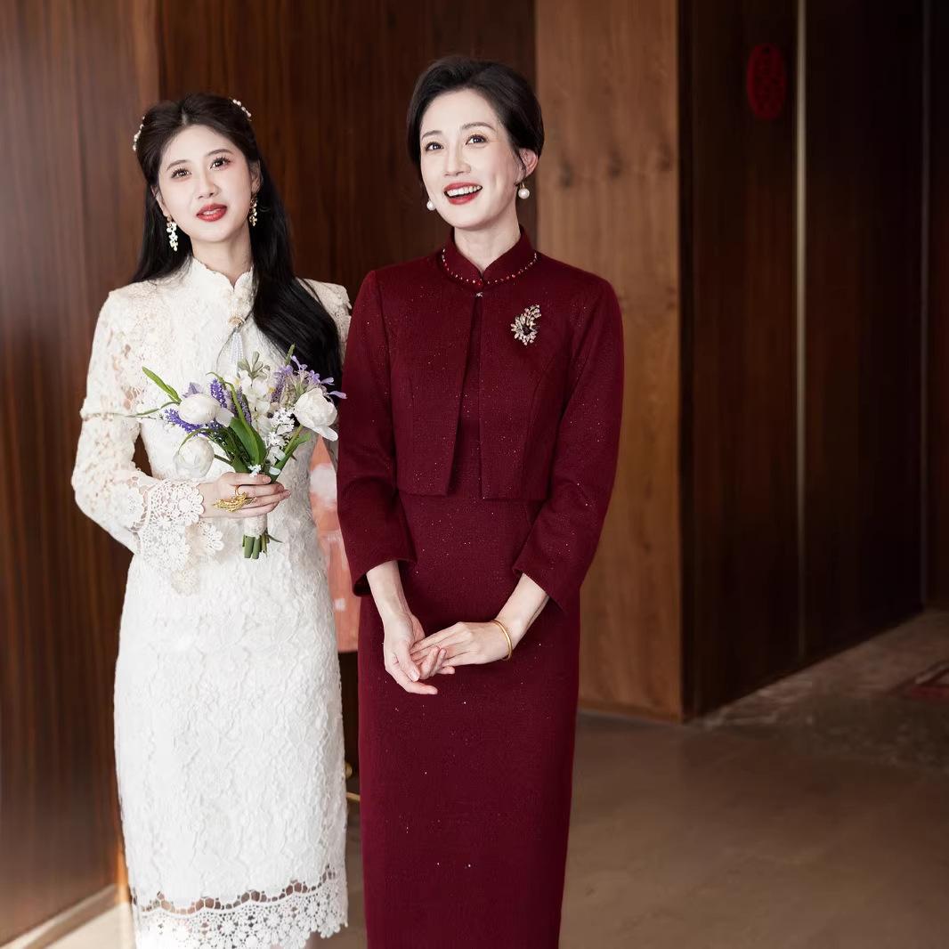 High-End and Elegant Mother-In-Law Wedding Banquet Dress, Noble Lady's 2026 Spring and Autumn New Style Mother's Two-Piece Dress Set