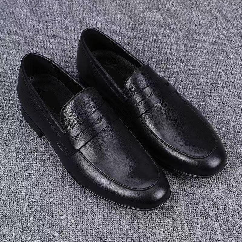 Versatile Slip-On Loafers Casual Men's Leather Shoes Breathable Dad Shoes Lightweight Slip-Ons