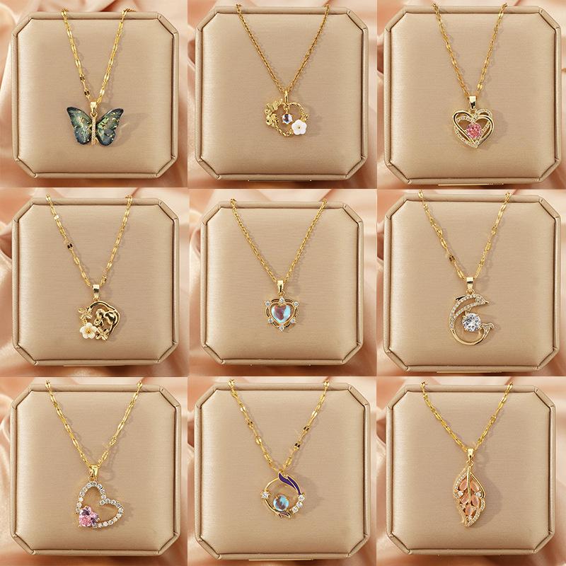 Japanese and Korean style titanium steel necklace women's light luxury niche design high-end all-match clavicle chain love pendant jewelry wholesale