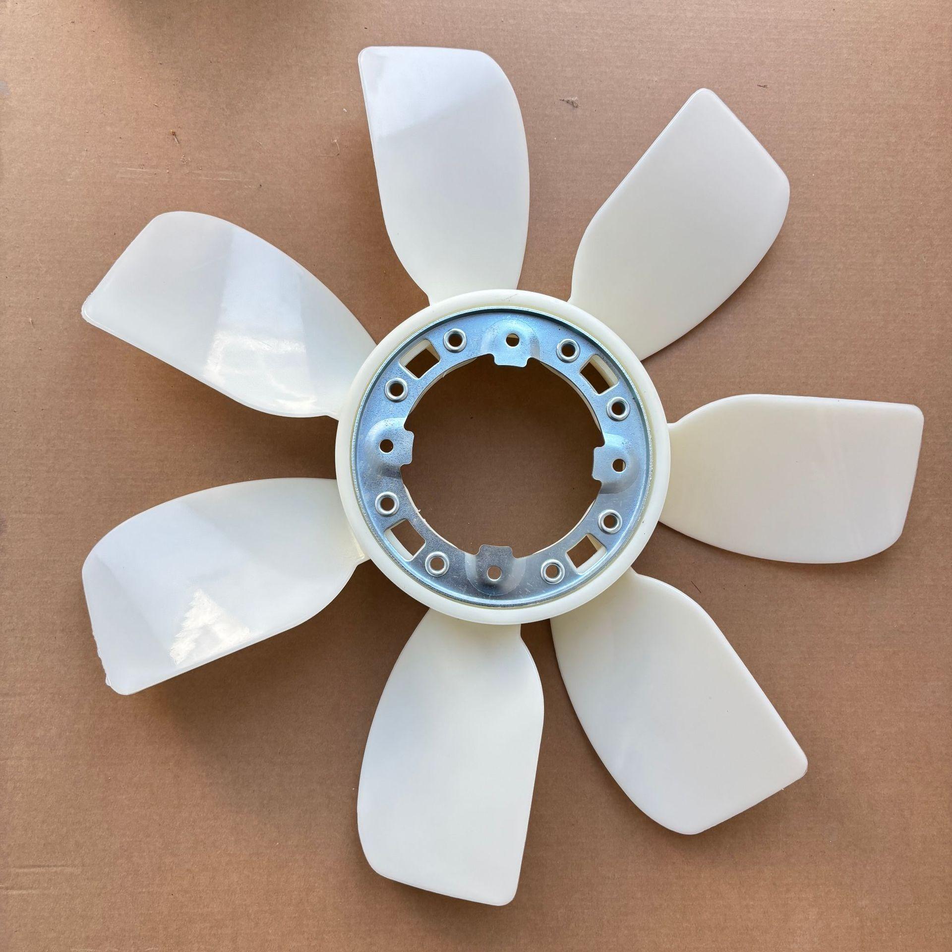 16361-50040 Cooling fan is suitable for Toyota Land Cruiser UZJ100