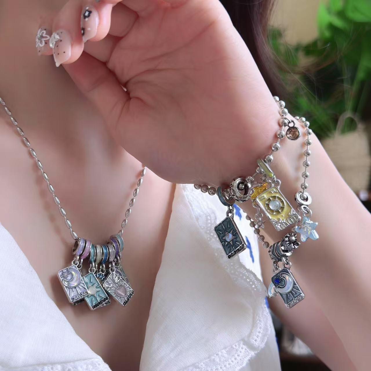 Tarot Secret Realm Vintage Distressed Tarot Card Sun Moon Stars Necklace Unique Design High-End Bracelet Necklace