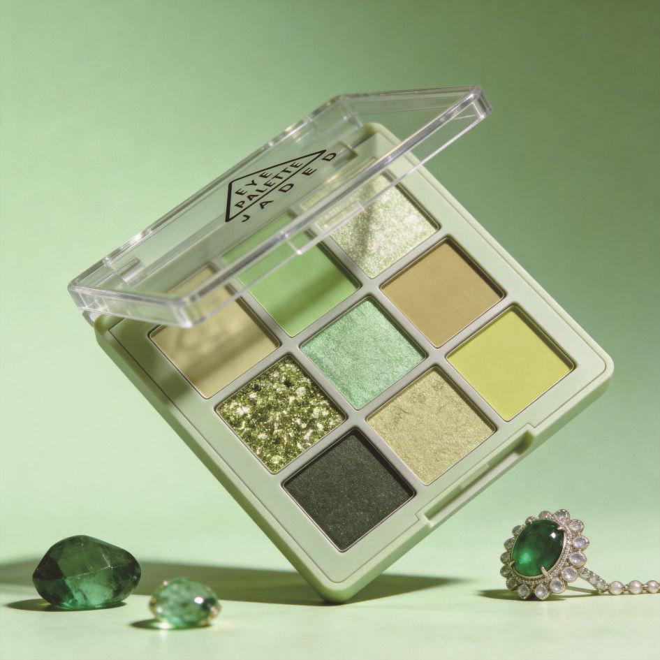 JADED Greenish-Blue Nine-Color Eyeshadow Palette - Green Grape Mint Mamba Elf Makeup with an Oxygenated Atmosphere Smoky Nine-Color Eyeshadow