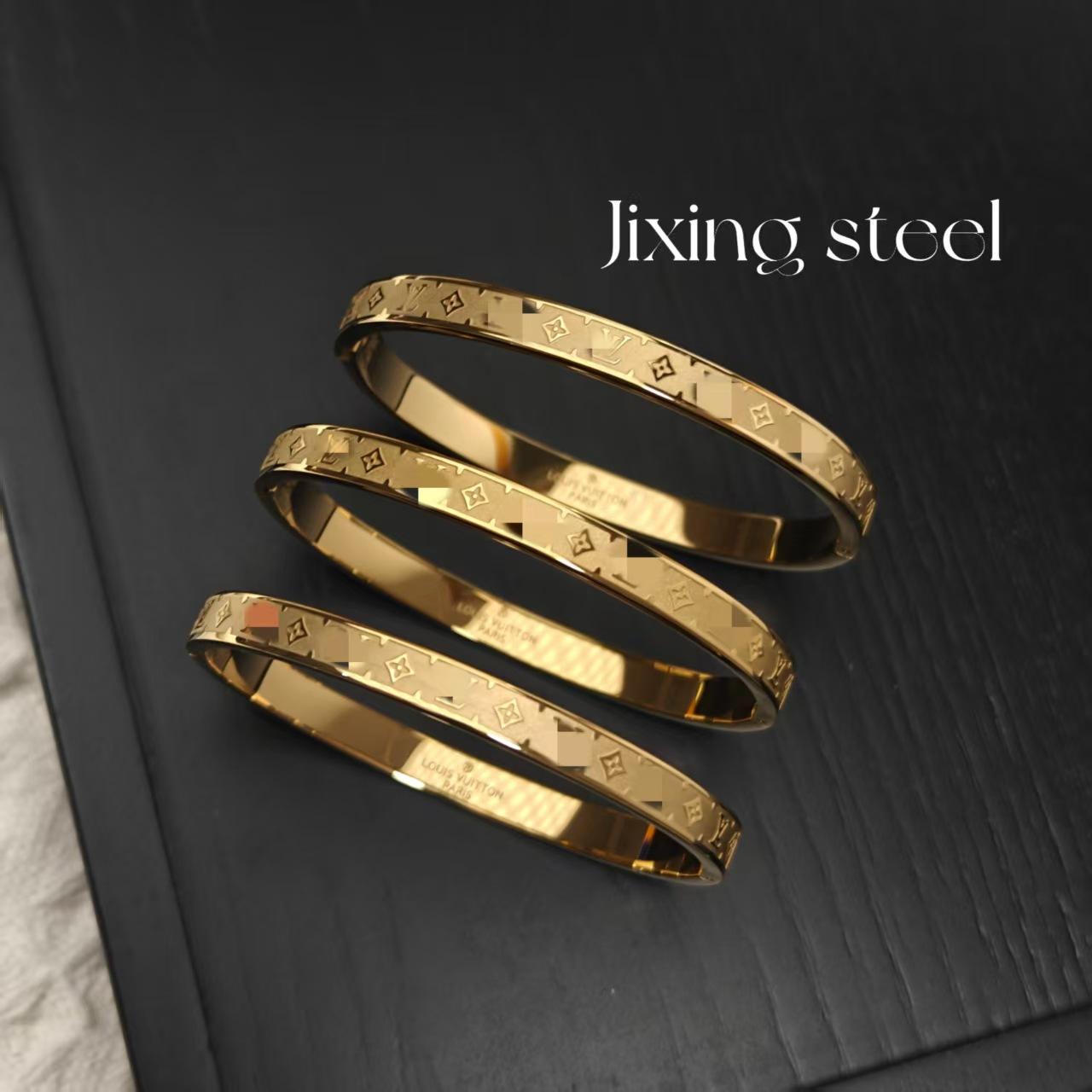 [Continuous New Arrivals] Lv's New High-End Version Finely Crafted V Letter Bracelet with Logo, Exclusively for Cross-Border Sales