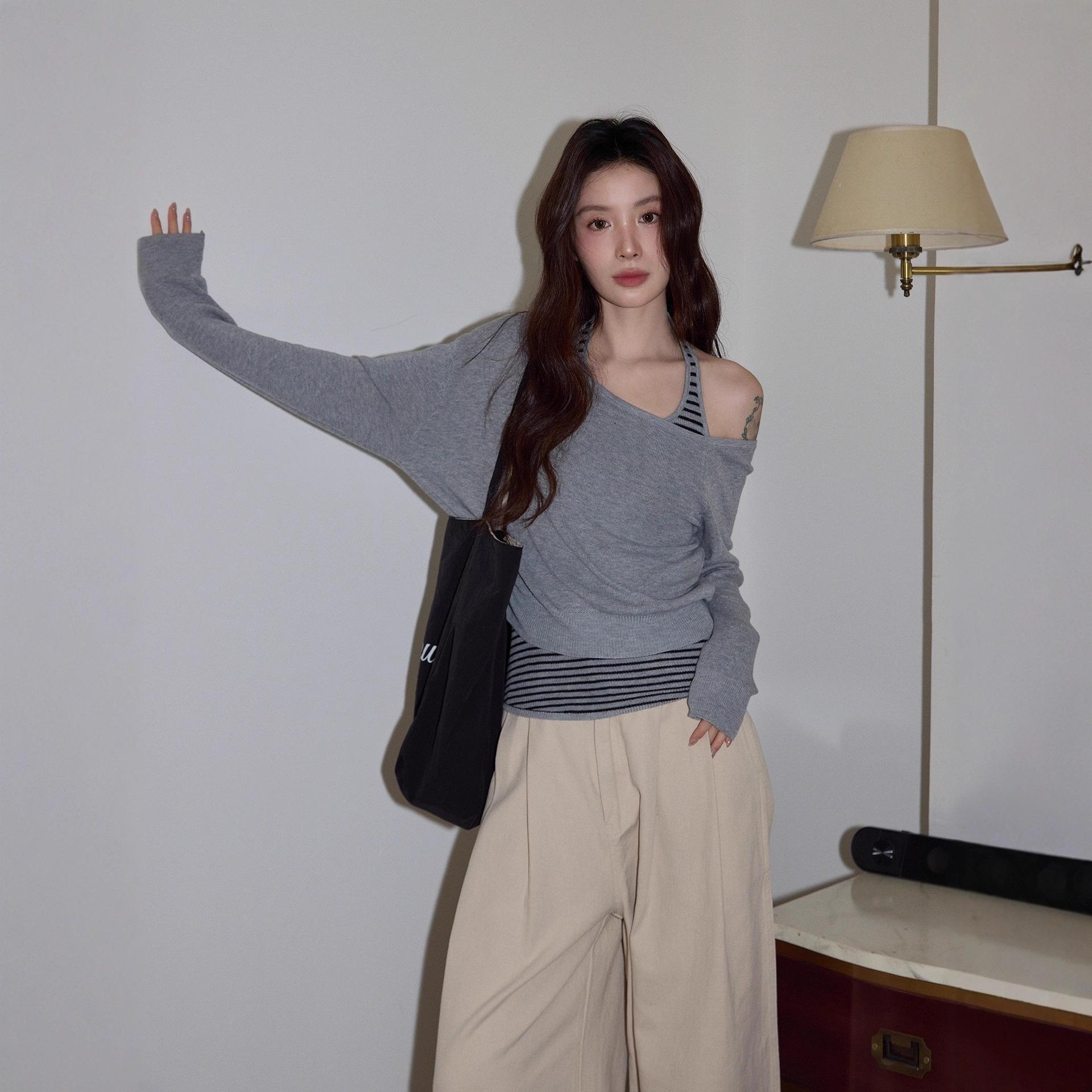 Korean-Style Gray One-Shoulder Off-Shoulder Halter Neck Two-Piece Knit Set for Women, 2026 Autumn Elegant Casual Long-Sleeve Top