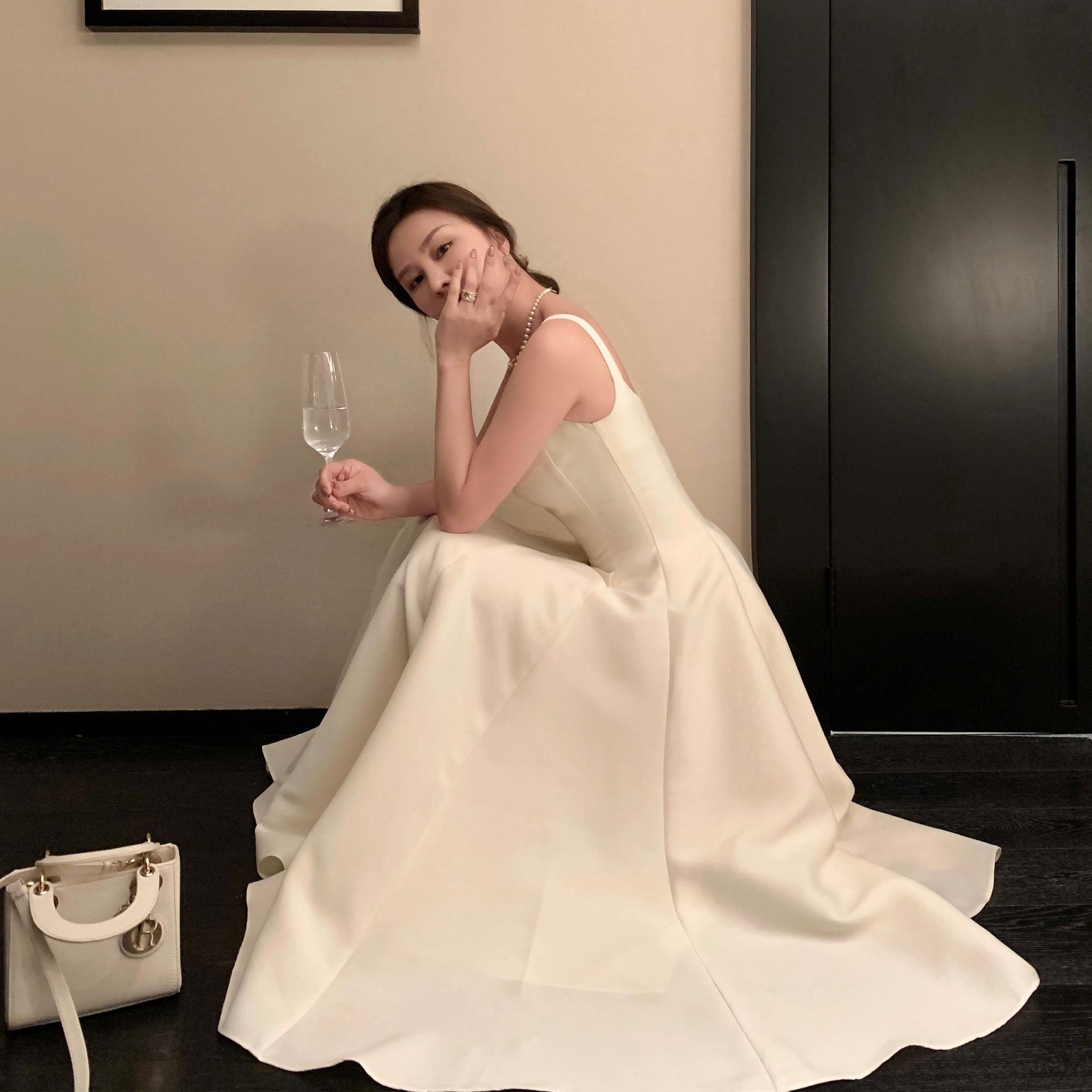White Hepburn Dress 2026 New Style Spaghetti Strap Mini Dress White Dress Waist-Cinching Everyday Wear Dress Light Wedding Dress