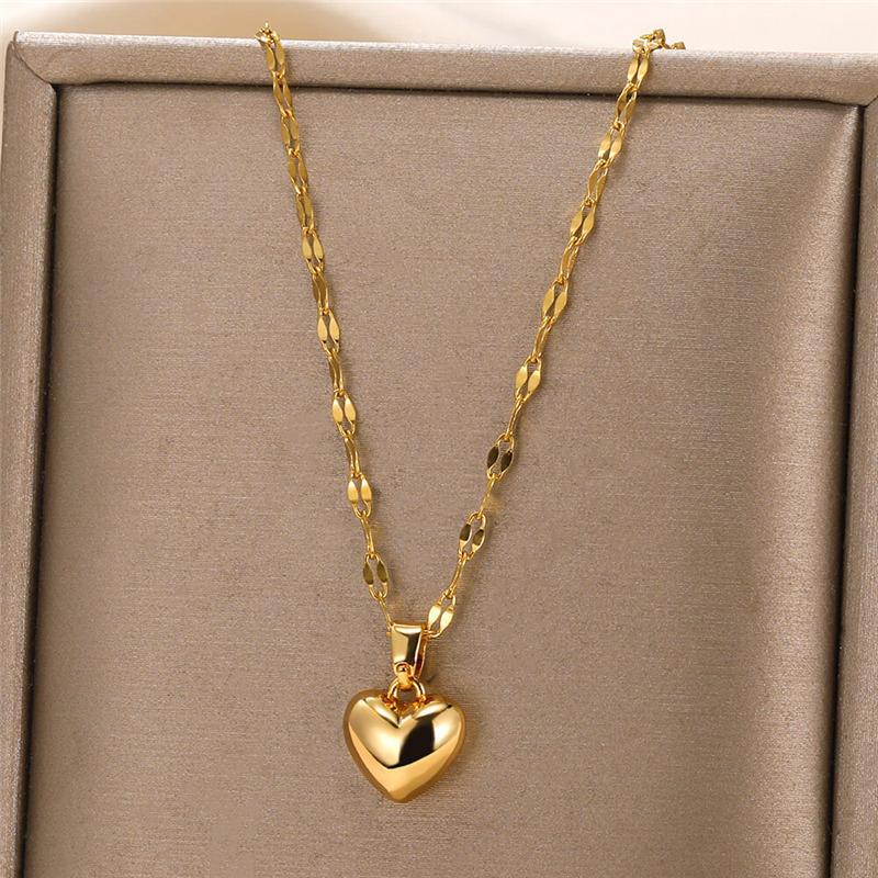 Cross-border Explosive Love Necklace Women Light Luxury Niche High-grade Clavicle Chain Pendant in stock Wholesale