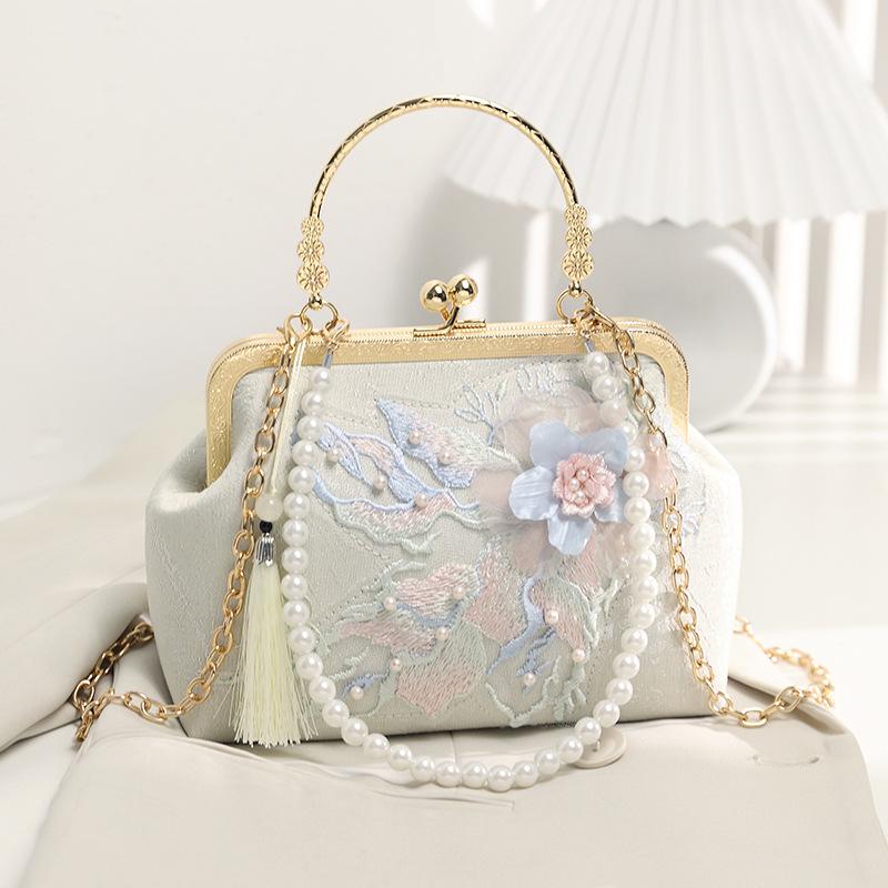 2026 New Vintage Socialite Niche Cheongsam Bag, Fashionable Hanfu Bag, Versatile and Elegant Embroidered National Style Handbag