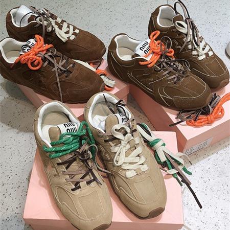 Miu Miu Collaboration 530 German Training Shoes for Women, 2024 New Model, Color-Blocked Leather, Breathable Casual Sports Shoes