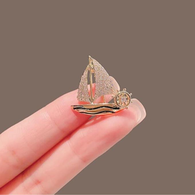 Breaking the Wind and Waves Brooch Fashion Accessories High-end Women's Exquisite Sailing Corsage Pins 2024 New Fashion