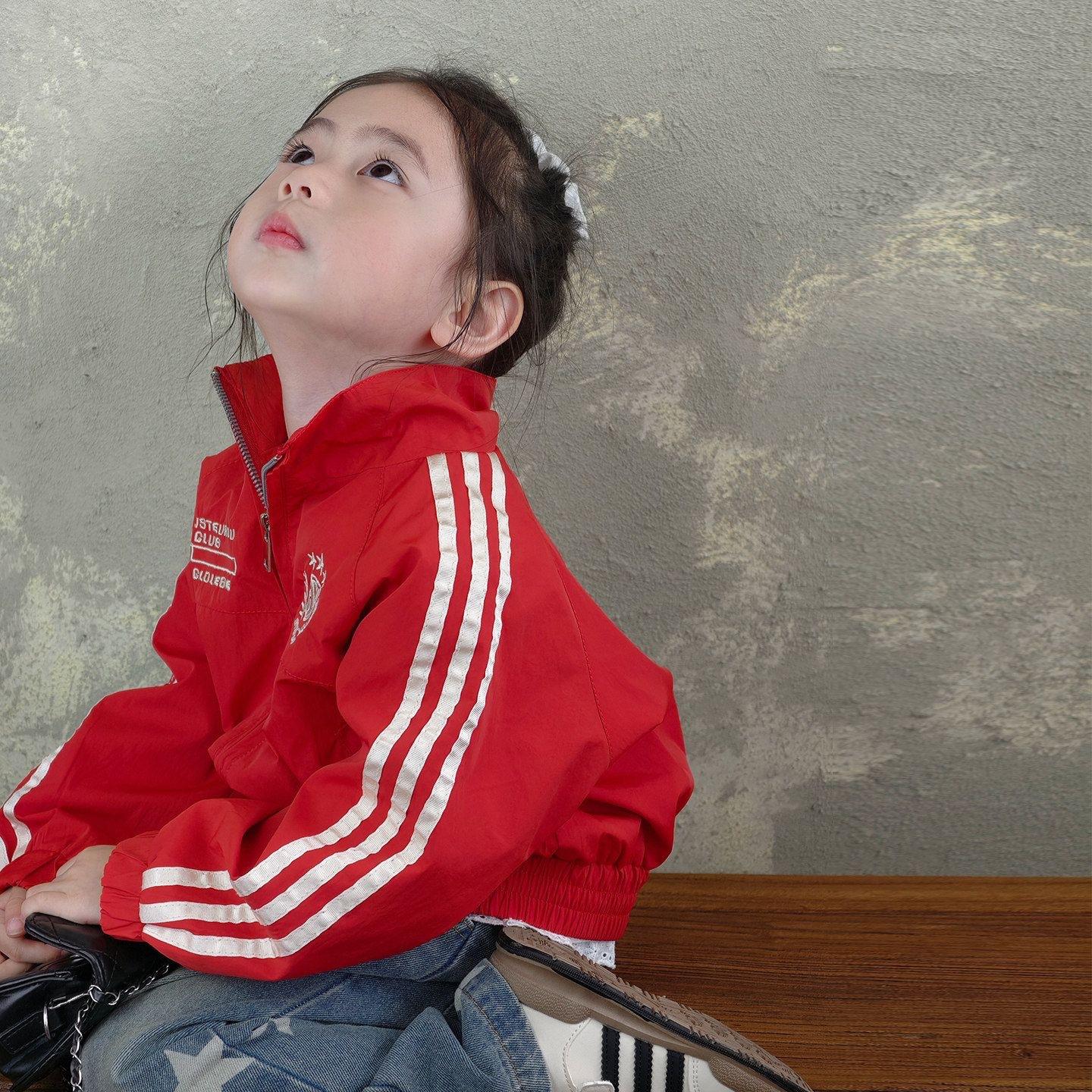 Girls' Spring Jacket 2026 New Style Red Baseball Jacket Toddler Casual Jacket Fashionable Stylish Top for Baby Girls