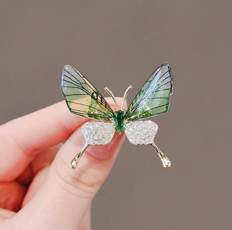 Popular Butterfly Brooch, Anti-Exposure Insect Corsage, Women's Accessories, Acrylic Transparent Wings, High-End Clothing Pin