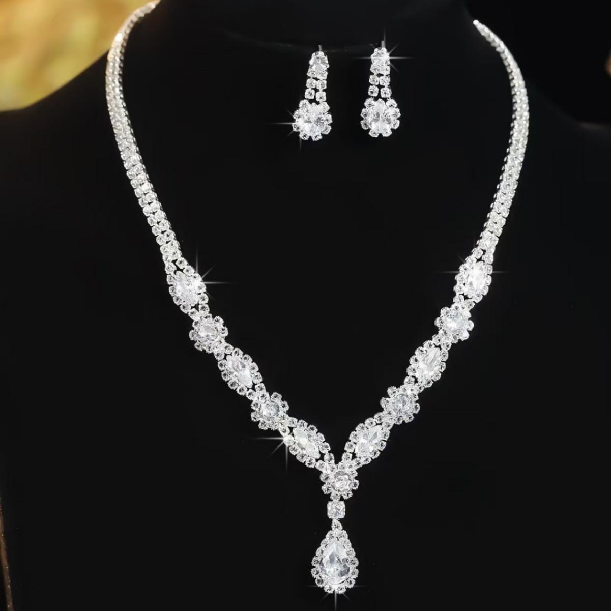 Yiwu bridal accessories niche elegant zircon rhinestone claw chain necklace earrings for girls jewelry suit wholesale