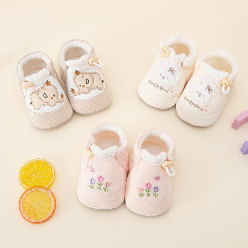 Infant shoes for spring and autumn, 0-1 month old, unisex baby shoes and socks, non-slip, soft sole, easy to wear