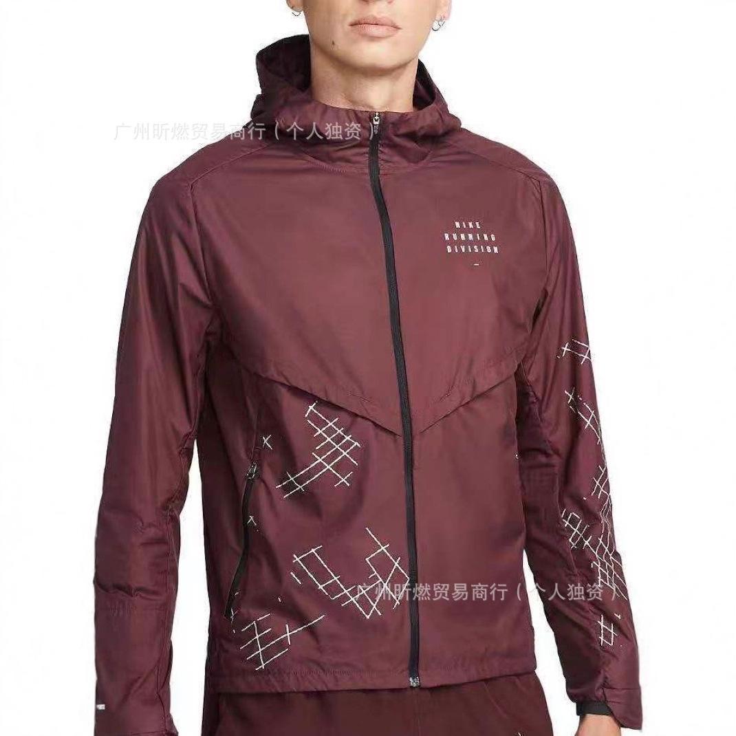 2025 New Model Men's Sports Breathable Jacket Amazon Sports Hiking Jacket in Stock
