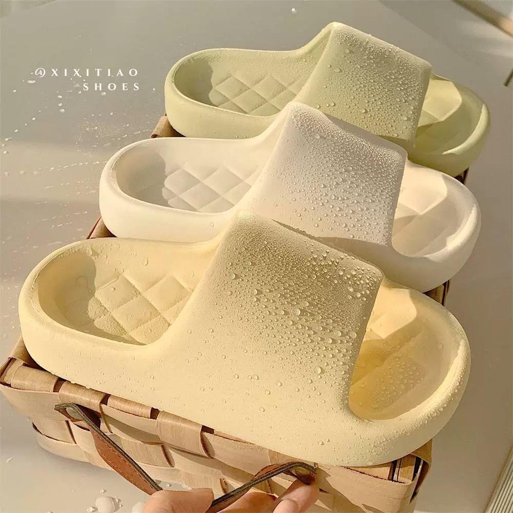 Internet Celebrity Simple and Lightweight Slippers with a Soft, Comfortable Feel for Women, Suitable for Home Use, Silent and Odorless, Popular Household Slippers
