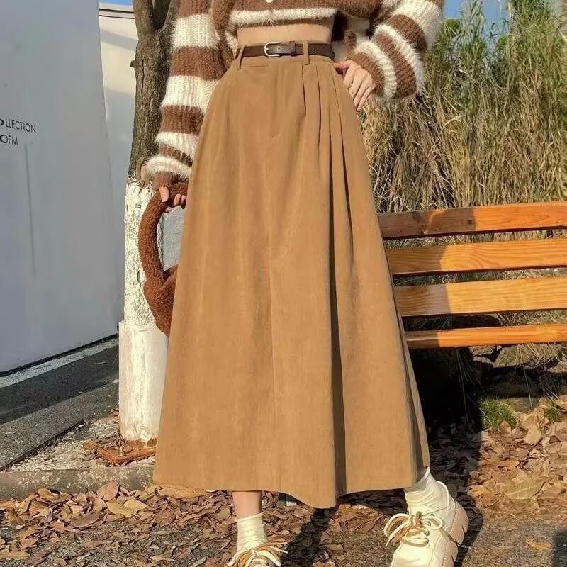 Retro Corduroy Skirt for Women in Autumn and Winter, High-Waisted Slimming Look A-Line Skirt Covering the Crotch, Loose, High-End and Drapedy Long Skirt
