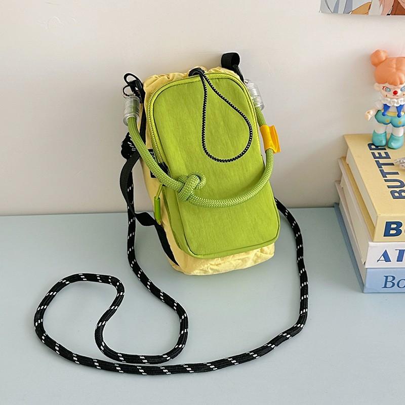 New Dopamine-Style Lightweight, Compact, Simple Water Bottle Bag for Women, Small Handbag, Outdoor Travel Crossbody Phone Bag