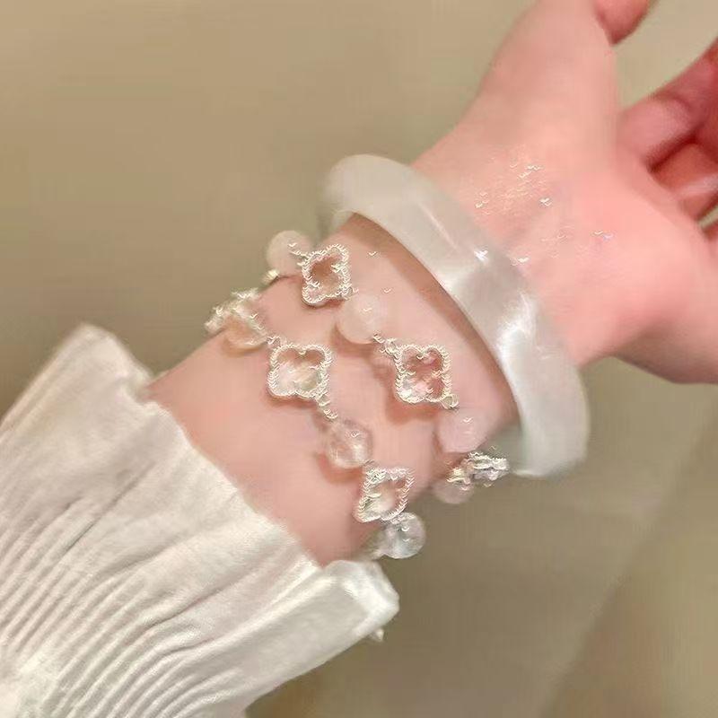 Cool and Stylish Beaded Bracelet with Four-Leaf Clover Design, Niche High-End Versatile Bracelet, Fashionable and Elegant Pull-Out Style Jewelry