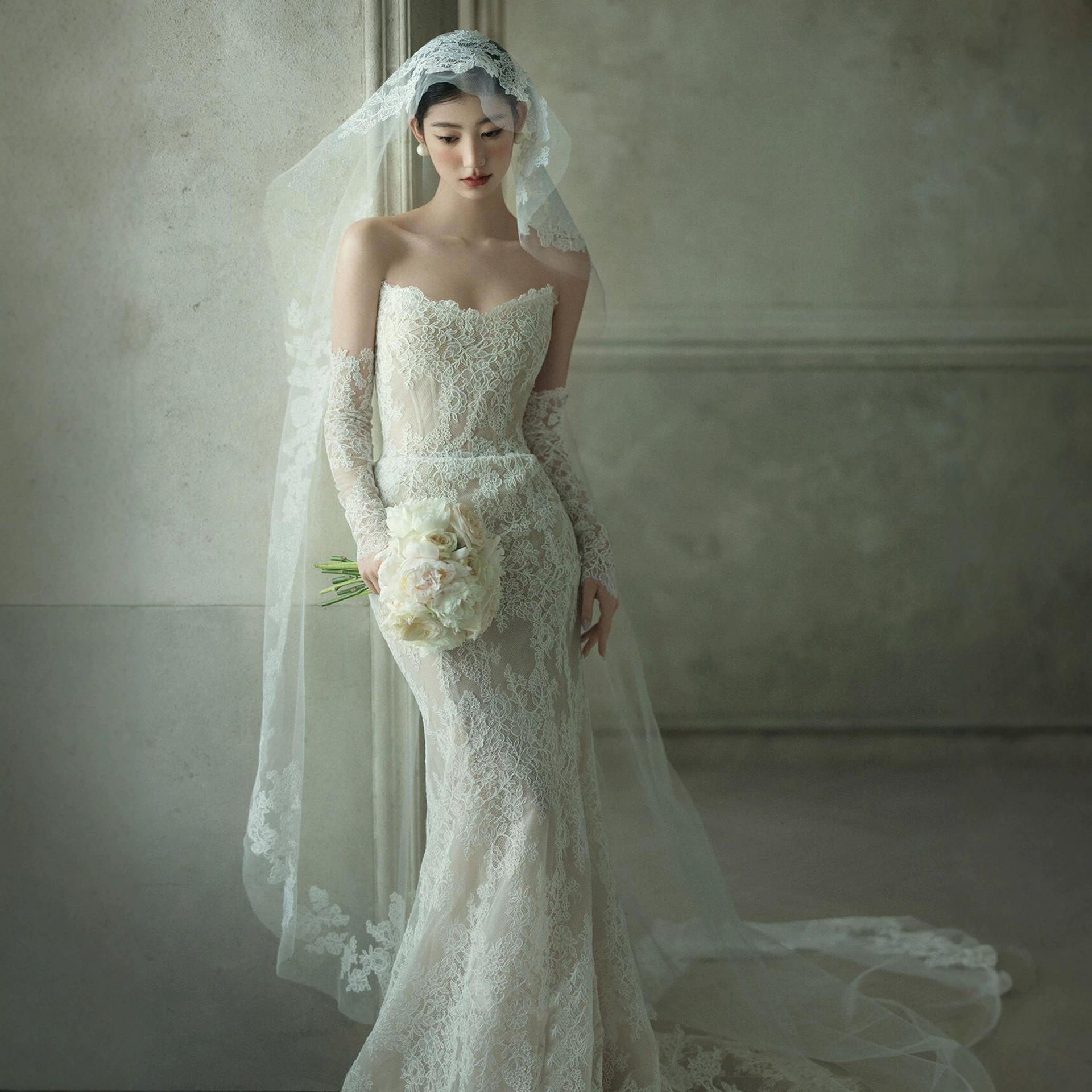 Mermaid wedding dress for brides, 2026 new French vintage lace strapless main dress, forest style with small train, light wedding dress for travel photography