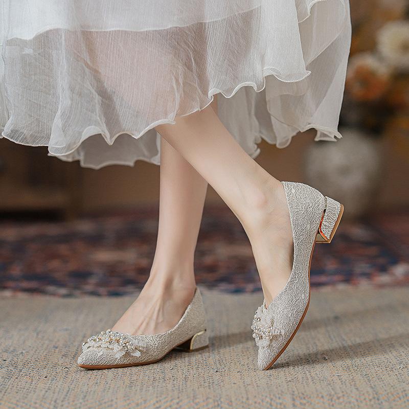 322-53A/322-53B In-Stock Crystal Wedding Shoes with Rhinestone Embellishments, Chunky Heel, Pointed Toe, Bridal Shoes That Are Comfortable and Not Tiring