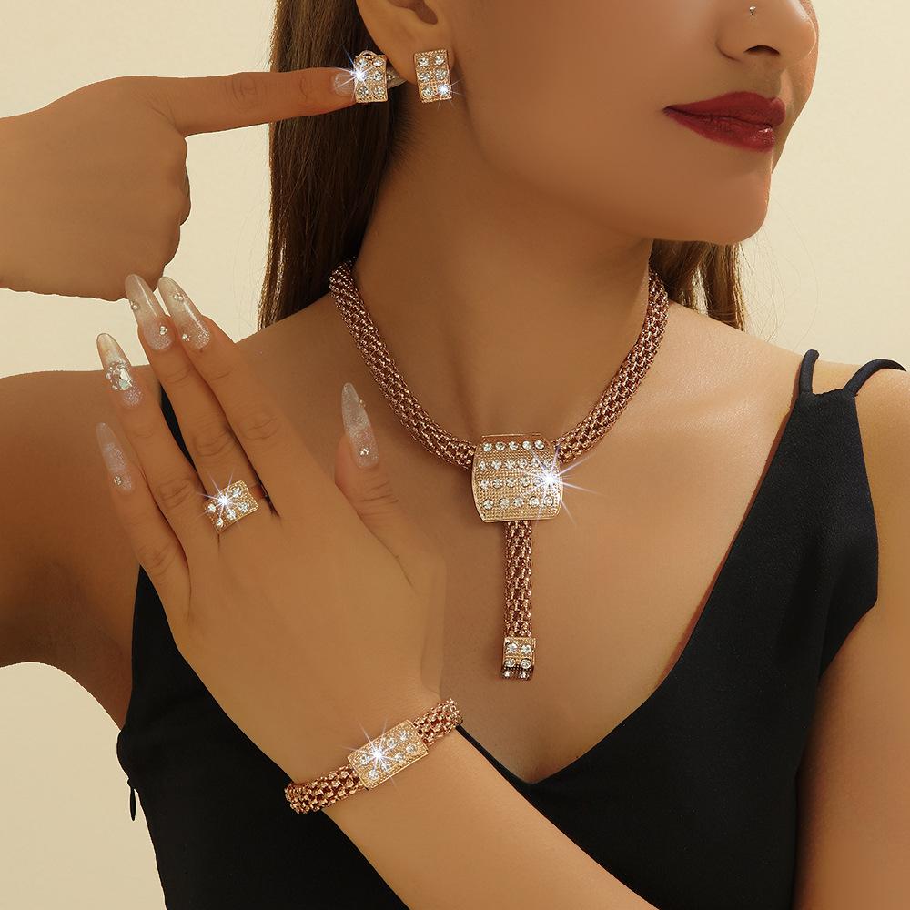 European and American Cross-Border Popular Fashion Exaggerated Diamond Square Alloy Twist Chain Jewelry Set Bridal Four-Piece Jewelry Set