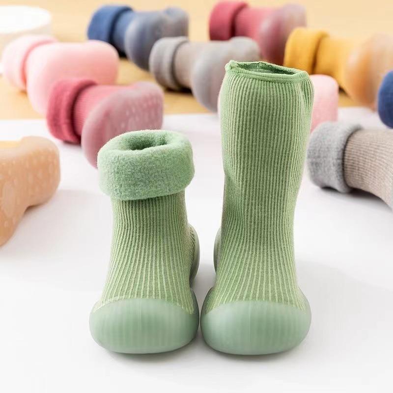 Factory Direct Sales Baby Walking Shoes Autumn and Winter Models with Fleece Lining, Thickened Soft Sole, Lightweight Baby Shoes for 0 to 3-Year-Old Babies