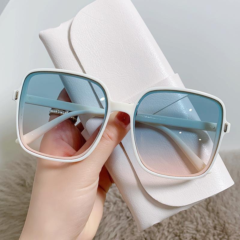 Square Sunglasses for Women with Rice Studs, Gradient Color, 2022 New Trendy Uv Protection Glasses for Ladies
