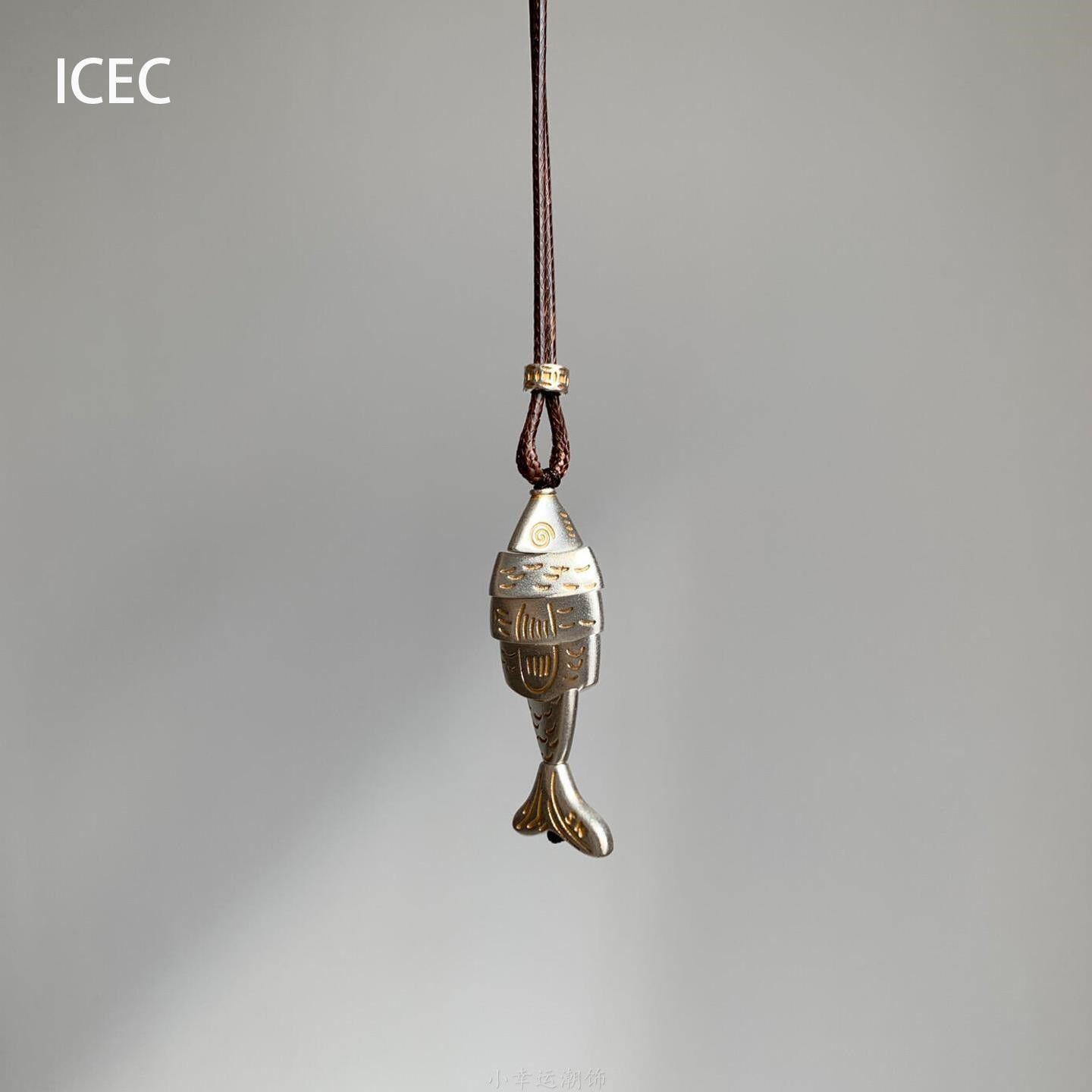 Vintage Minimalist Style Patchwork Small Fish Pendant Necklace with Unique Design and Exquisite Long Sweater Chain for Autumn and Winter