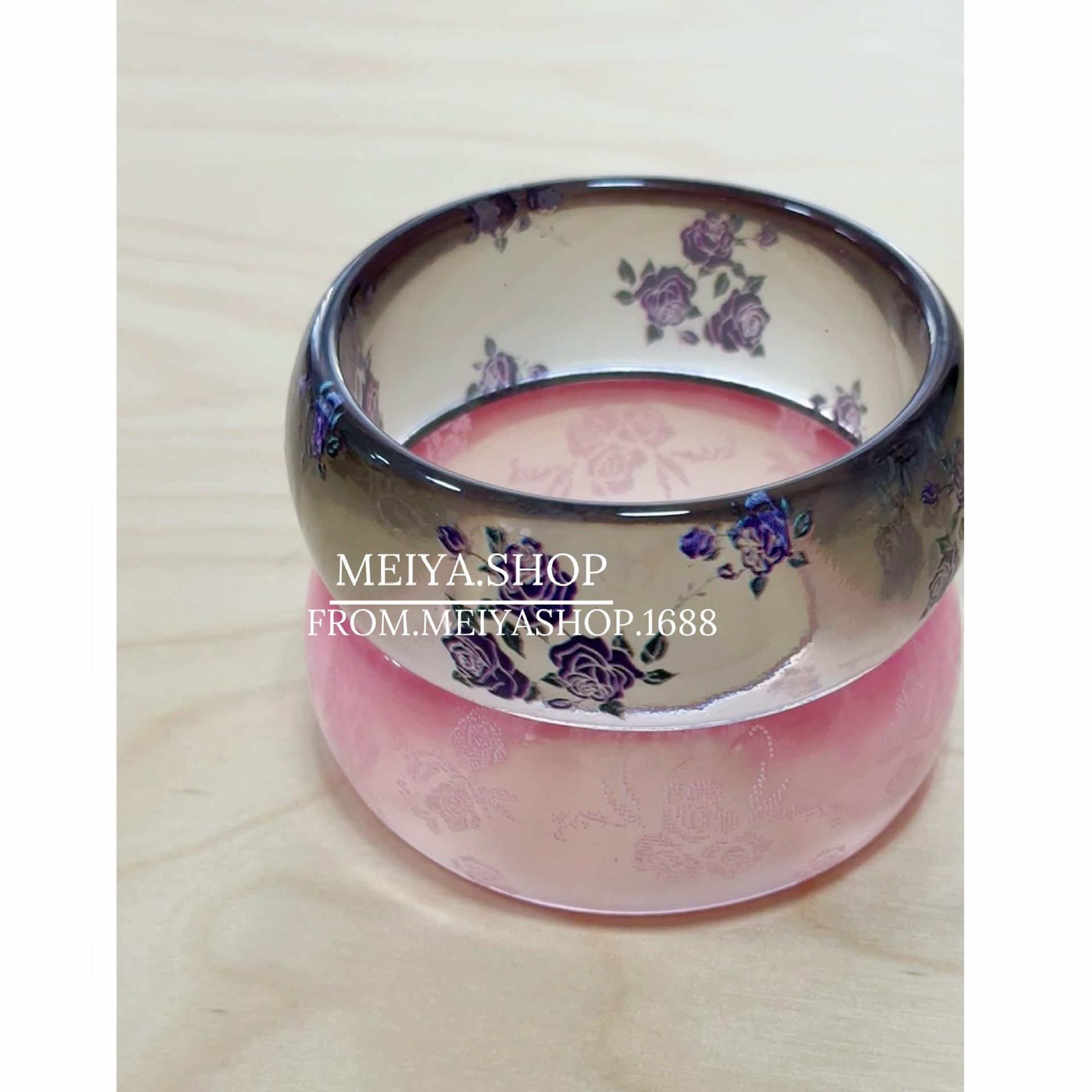 Translucent pink printed flat-edged circular resin bracelet, wide version, niche design, European and American cross-border export, gray wrist accessory