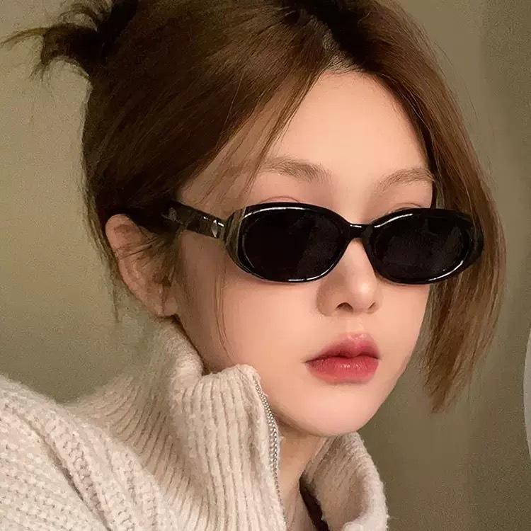 New Retro Small Frame Sunglasses, High-End Oval Sunglasses for Women, Anti-Uv, Personalized Slimming Internet Celebrity Sunglasses