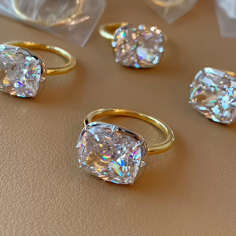 Zandaya's same style old mine-cut large carat pillow-shaped ring, vintage old money style, high-end double gold, dazzling women's ring