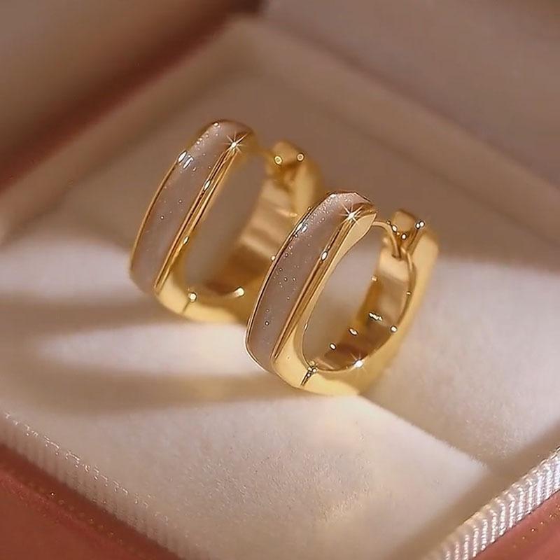 Light Luxury High-End Enamel Geometric Ear Cuffs Niche Minimalist Design Earrings for Women 2026 New Square Earrings Wholesale