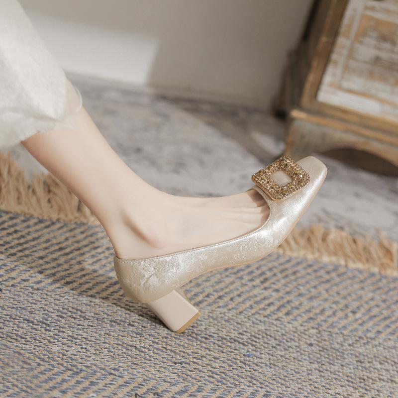Retro Chinese-style new Chinese-style chunky heel women's shoes with square buckle and rhinestones, elegant French high heels, large size women's shoes 33 to 43